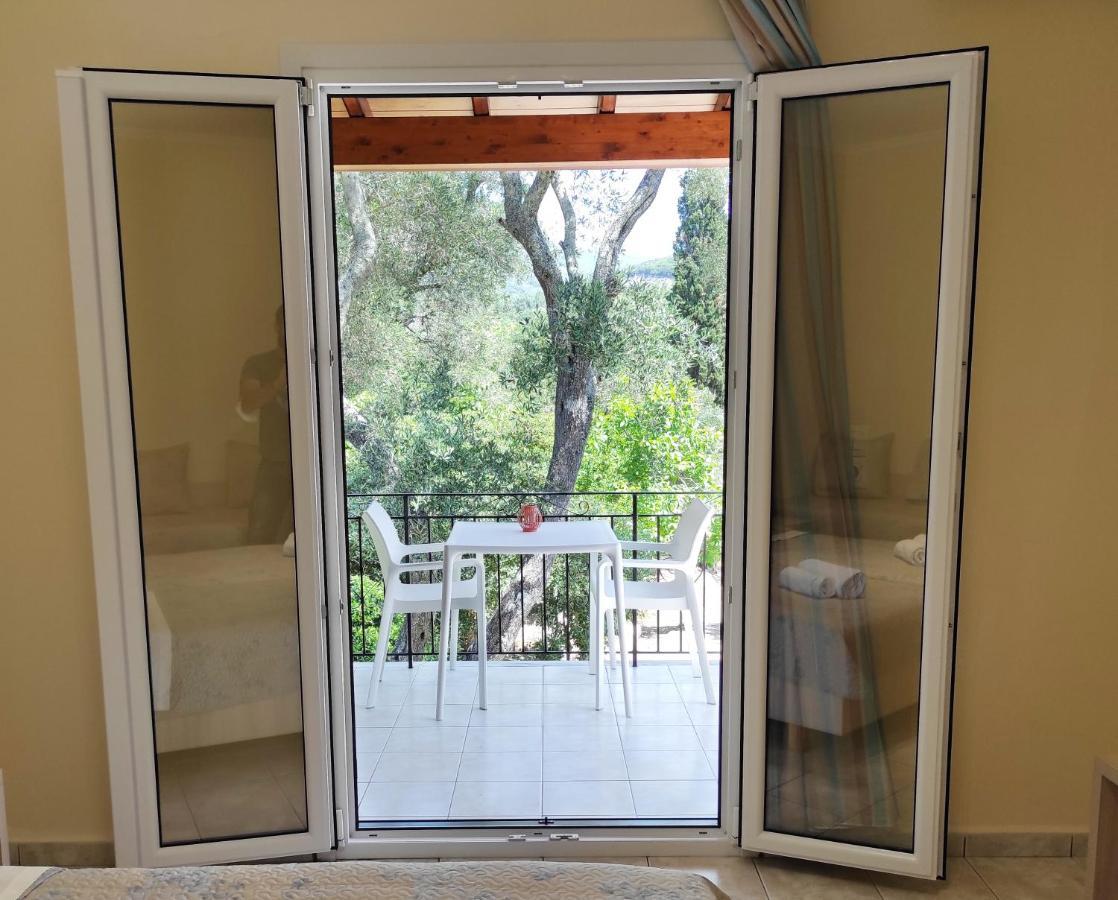 Villa Eleni - Studios Liapades Luaran gambar