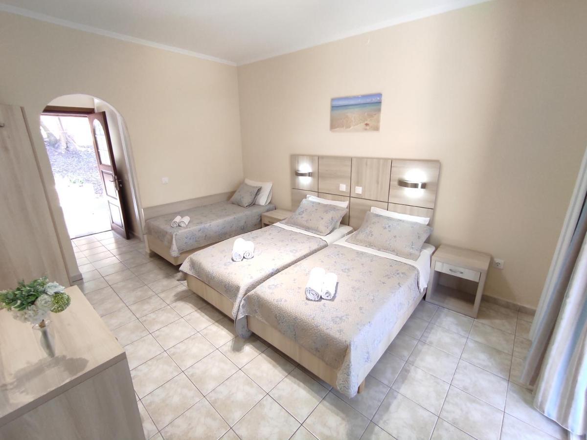 Villa Eleni - Studios Liapades Luaran gambar