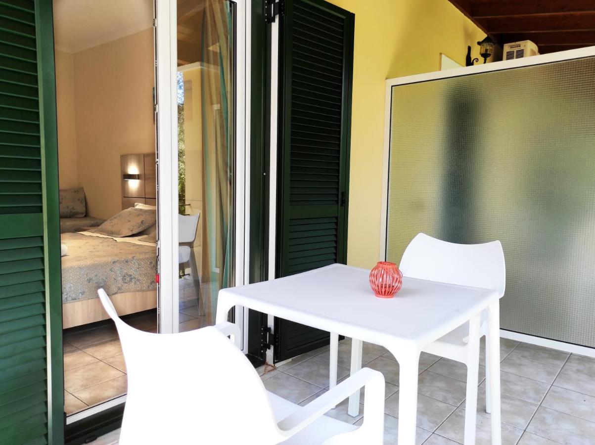 Villa Eleni - Studios Liapades Luaran gambar